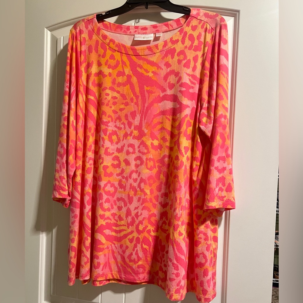 Belle by Kim Gravel Sz L Rayon/Spandex Top Pink/Orange 28” long 44”chest